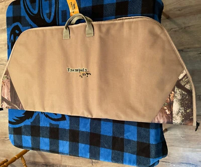 Tarantula Camo Economy Padded Bow Case, 39” x 18”, New - Image 1 of 4