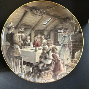 DEPARTMENT 56 The Cratchit's Christmas Pudding - A Christmas Carol Collect Plate - Picture 1 of 9