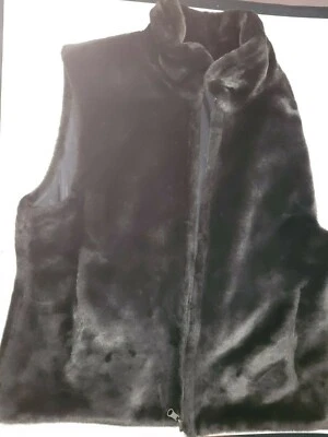Blassport Ladies Plush Fur Reversible Acrylic Vest. Size  Medium Dark Brown - Image 1 of 4
