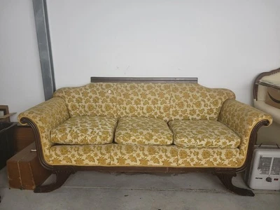🛋️ Sofá Floral Antiguo | Base Madera Tallada | Cojines Originales | Listo para Restaurar Foto 1 de 2