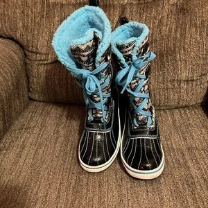 Sketchers Blue And Black Fur Lined Boots Girls Size 3 - Picture 1 of 5