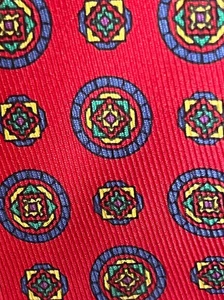 🔴 GIORGIO ARMANI cravatta uomo seta rossa pura medaglioni blu gialli verdi - Picture 1 of 7