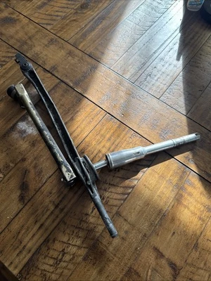 OEM BMW E30 325i M20b25 G260 Shift Shifter Linkage Assembly Carrier Lever Arm - Image 1 of 4