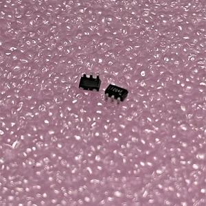 Inversor lógico pequeño Fairchild NC7SZ04M5 1 canal 1 entrada SOT23-5 - Imagen 1 de 3