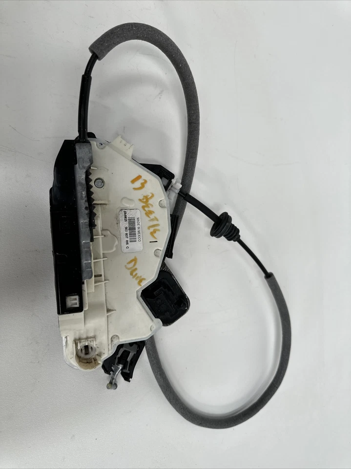 2011-16 Volkswagen Jetta Passat Beetle Left Driver Door Lock Actuator 5K1837015C - Image 1 of 4