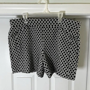 International Concepts Women’s Mid Rise Pull On Shorts Black White Size 14 Nice! - Picture 1 of 8