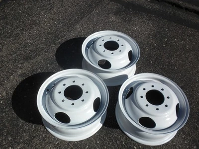 Front or back/Rear 16" Chevy GMC Sierra Denali dually rim 16 inches GMC Sierra Foto 1 de 4
