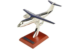7504-020 Atlas Editions RJ100 1/200 Model - Picture 1 of 2