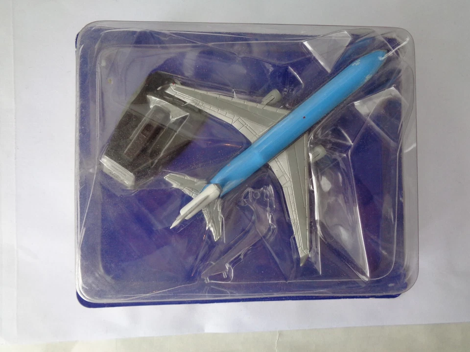 MODELLINO BOEING Mc DONNELL MD-11 KML AIRLINES - 1:460 - METALL - LEGGI - Immagine 1 di 1