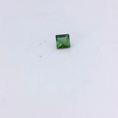 0.17ct Loose Princess Cut Olive Green Peridot Gemstone 3 x 3mm - Image 1 of 4