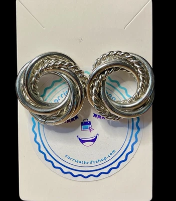 Pendientes Daisy Fuentes Remolinos Años 90 1" Tono Plata Perforados Usados en Excelente Condición Preciosos Foto 1 de 4