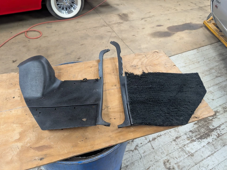 1967 1969 Cadillac Eldorado Kick Panels отделка салона черная оригинальная 1968 - Изображение 1 из 4