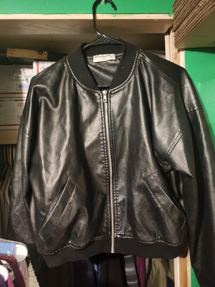 Chaqueta de cuero No Boundaries talla L Foto 1 de 1
