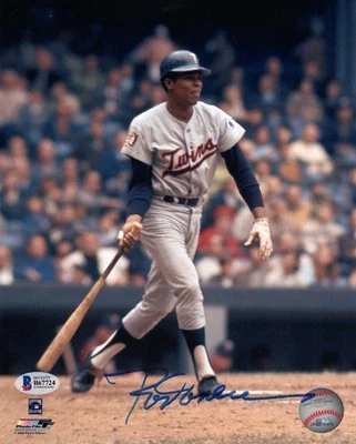 ROD CAREW SIGNED AUTOGRAPHED 8x10 PHOTO MINNESOTA TWINS LEGEND BECKETT BAS - Image 1 of 2