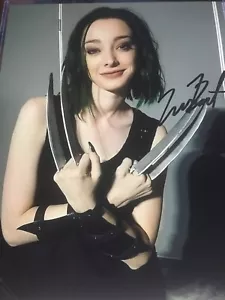 Photo couleur signée Emma Dumont 8x10 le doué Polaris Fox X-men COA - Photo 1/5