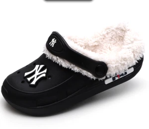 MLB New York Yankees Womens Fur Lined Clogs Sandals ✅Multiple Size ✅Expedited - Picture 1 of 7