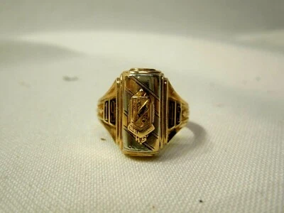 10KT solid gold 1945 class ring - Image 1 of 4