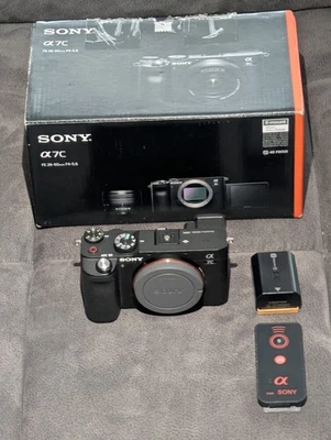 Sony Alpha a7C 24,2MP Spiegellose Systemkamera - Schwarz (Nur Gehäuse) - Bild 1 von 4