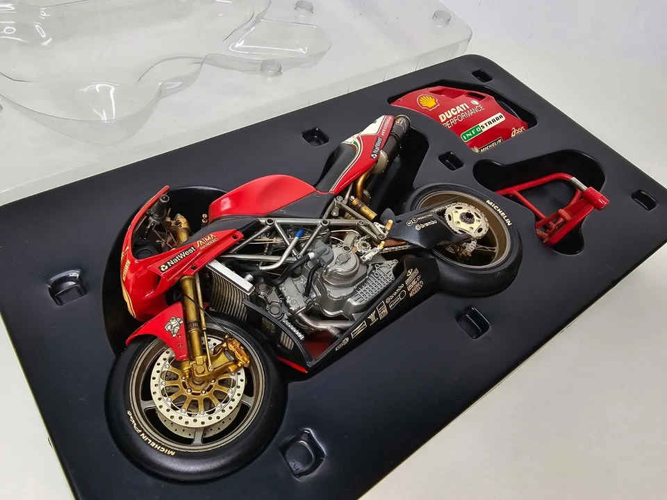 MINICHAMPS Ducati 996 1999 Carl Fogarty Item No. 122 991211 - image 1 of 4