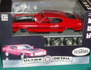 Ford Mustang Mach 1 1971 kit modelo rojo/negro 1/24 nivel de habilidad 2 - Imagen 1 de 7