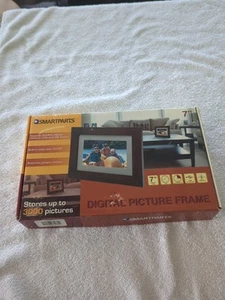 Smartparts SP72 7" Digital Picture Frame - Picture 1 of 4