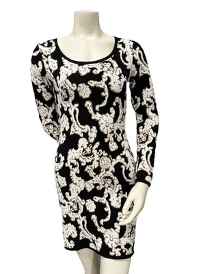 Vestido Suéter Gianni Bini Pequeño Negro Crema Estampado Barroco Manga Larga Bodycon Foto 1 de 4