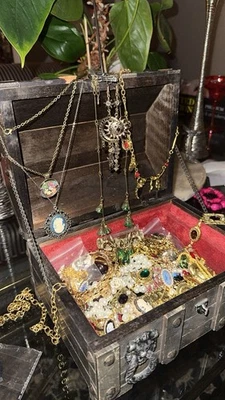 Mystery珠宝罐  — 第 1/4 张图片