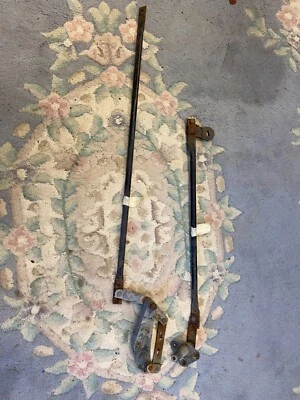 Oldsmobile Starfire 1961 limpiaparabrisas transmisión Foto 1 de 3