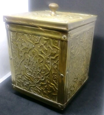 Antique Brass Tea Caddy. Lined In Aluminium - Image 1 of 4