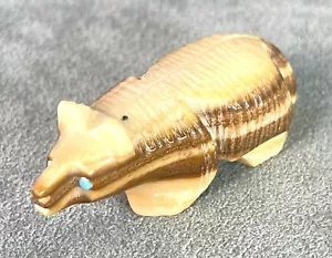 Terrence Tsethlikai Zuni Etched Bear Fetish Banded Dolomite 1990's - Bild 1 von 10