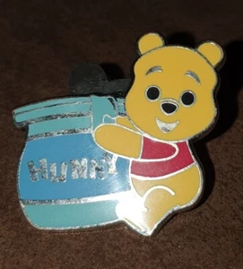 BRANDNEU! DISNEY PALS MYSTERY PIN - WINNIE THE POOH - 8 ZUM SAMMELN! - Bild 1 von 3