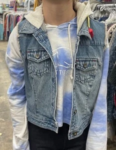 EUC Feed USA + Target Cute Jean Vest Youth Girl's Size 14 - 16 Blue Denim Hooded - Picture 1 of 5