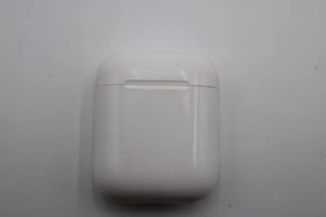 Authentic Apple AirPods 2nd Gen W/ Charging Case White - Picture 1 of 5
