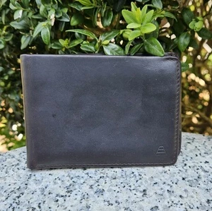 Portafoglio Andar Minimalista in pelle marrone conciata ad olio bifold - Foto 1 di 9