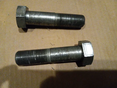 Болты шарнирного соединения поворотного рычага Harley-Davidson Softail 1987–1999 номер детали 4961 - Изображение 1 из 4