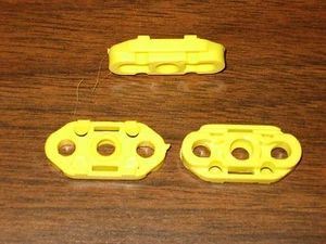 1991-1996 BUICK ROADMASTER - WINDOW REGULATOR GUIDE Clips (3),  2 side, 1 center - Picture 1 of 2