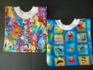 Baberos de bebé con respaldo de felpa SESAME STREET, nuevos artesanales, reversibles - Imagen 1 de 8