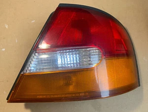 Nissan Altima Tail Light Right Passenger RH Side OEM 9247K DG Used 1998 1999 - Bild 1 von 10