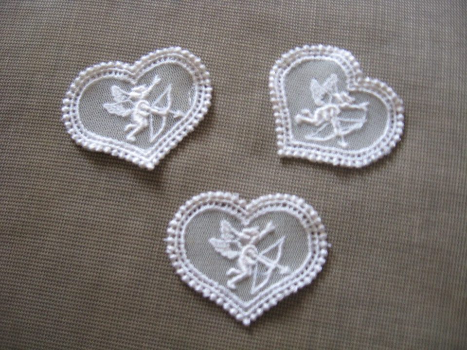 20 PCS LOVELY VINTAGE OFF-WHITE HEART MEDALLION RAYON VENISE NET APPLIQUE - Image 1 of 1