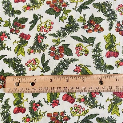 1950s Berry Leaf Print Fabric Ecru Green Quilt Cotton 35x35 - Image 1 of 4