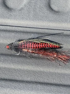 Andino Deceiver Golden Dorado Fly schwarz/rot mit Rassel 4/0 Haken - Bild 1 von 5