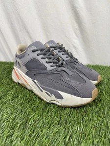 Size 9.5 - adidas Yeezy Boost 700 Magnet Fore VNDS Clean - Picture 1 of 9