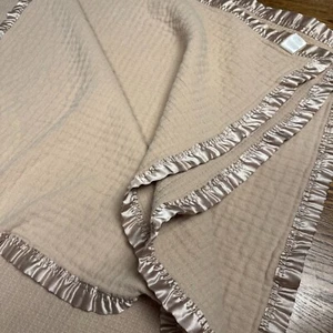 Vintage JC Penny Home Collection Beige Waffle Cotton Blanket With Satin Trim - Imagen 1 de 6