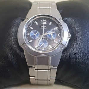 Casio EF-303 Edifice Chronograph Watch Silver 100M Water Resistance NEW BATTERY - Picture 1 of 7