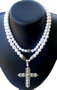 Collar de perlas de imitación vintage Vibe con cruz grande tono plata - Imagen 1 de 12