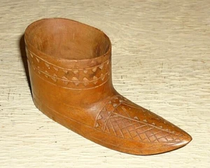 Hand carved WOODEN MINIATURE SHOE / SLIPPER from Turkey / Türkiye. 4 5/8 " long - Picture 1 of 8