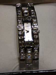 Damenuhr FIREFOX FFS178-104 Silber Edelstahl Zirkoniasteine Sicherheitsfaltschl. - Bild 1 von 8