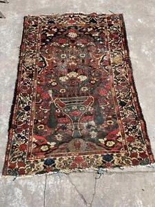 Antique Circa 1900 Oriental Bakhtiari Hand Knotted Wool Rug. 188cm by 130cm. - Picture 1 of 11