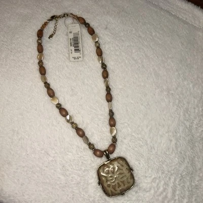 "Hermoso Nuevo Collar Monet Colgante de Madera y Cuentas de Madreperla 15.5""" Foto 1 de 4