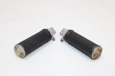 2003 HONDA SHADOW ACE 750 VT750CDD OEM CONJUNTO DE APOIO DE PÉ DE PASSAGEIRO TRASEIRO PAR - Imagem 1 de 4